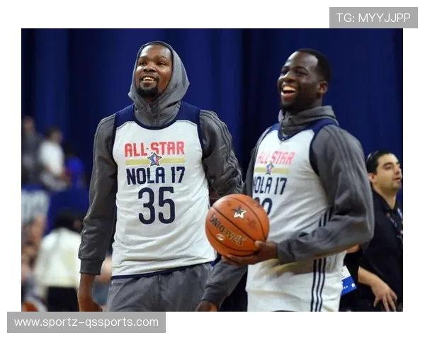 2025年现役男足球星综合排名解析 哪些球员引领世界足坛风潮