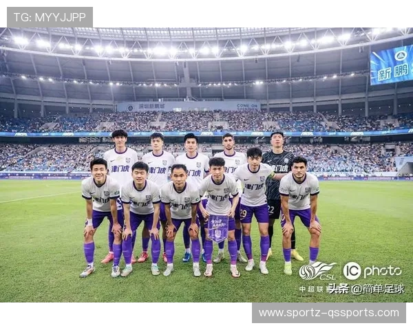 中国足球球星谈成长经历与未来目标 深度访谈展现不为人知的一面