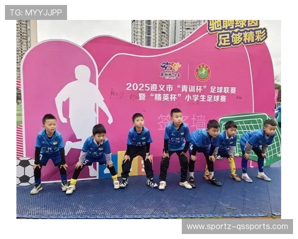 球星们如何在赛场内外玩转足球英语技巧与应用