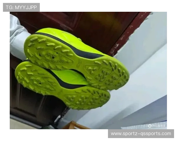 足球球星钉鞋演变历程与性能创新对现代比赛的重要影响